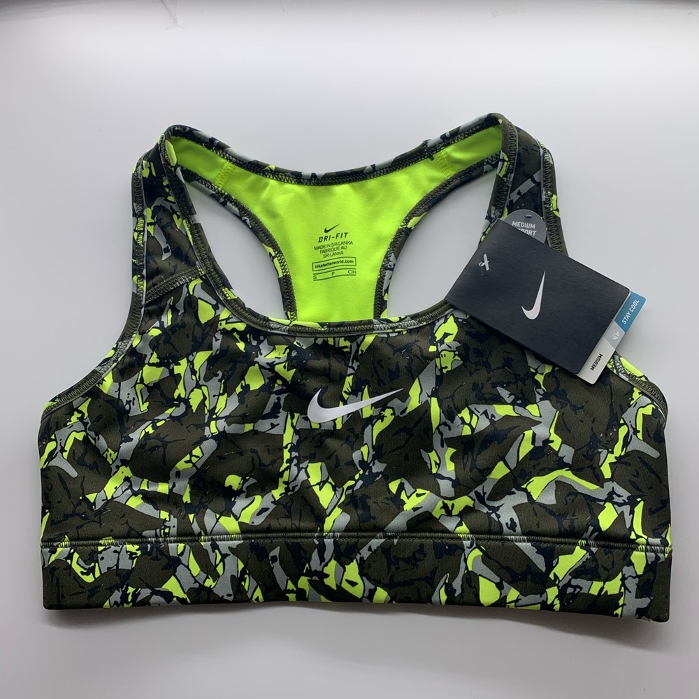 Nike Swoosh Medium Support Non-padded sports bra